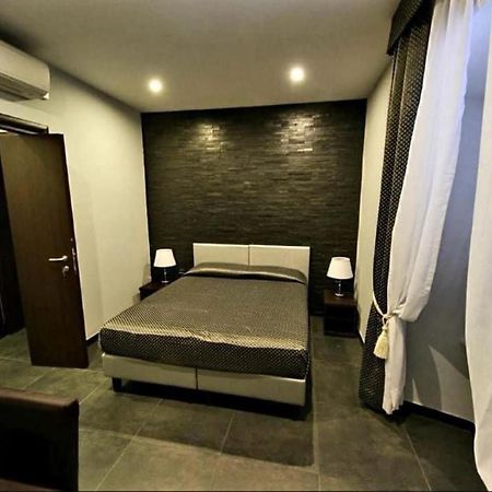 Готель Roma Castle Termini Екстер'єр фото