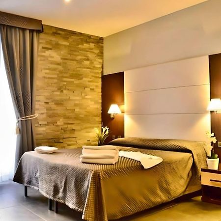 Готель Roma Castle Termini Екстер'єр фото