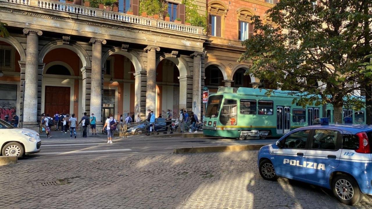 Готель Roma Castle Termini Екстер'єр фото